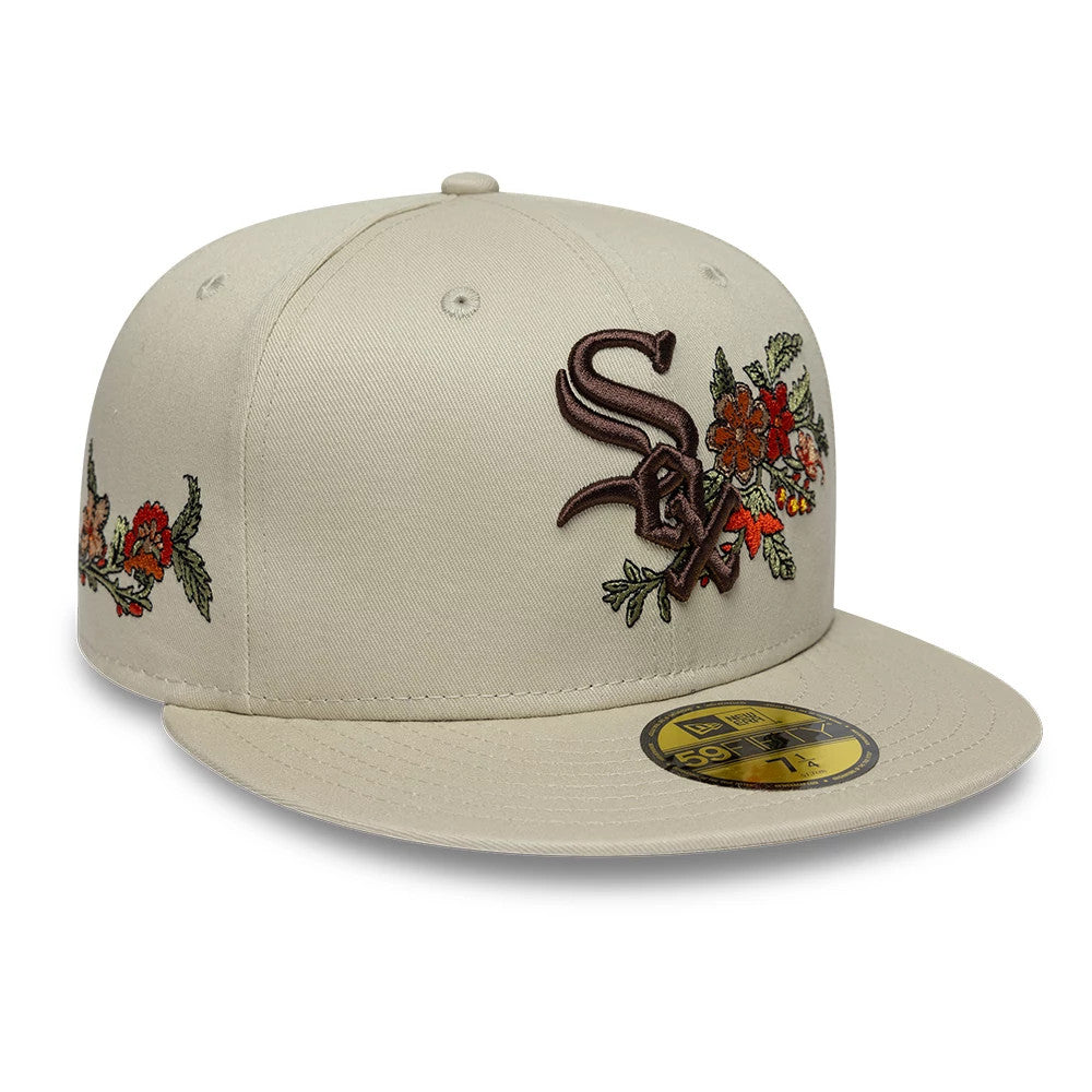 Pictured is this MLB Floral Chicago White Sox 59FIFTY Fitted cap in light beige. 1
