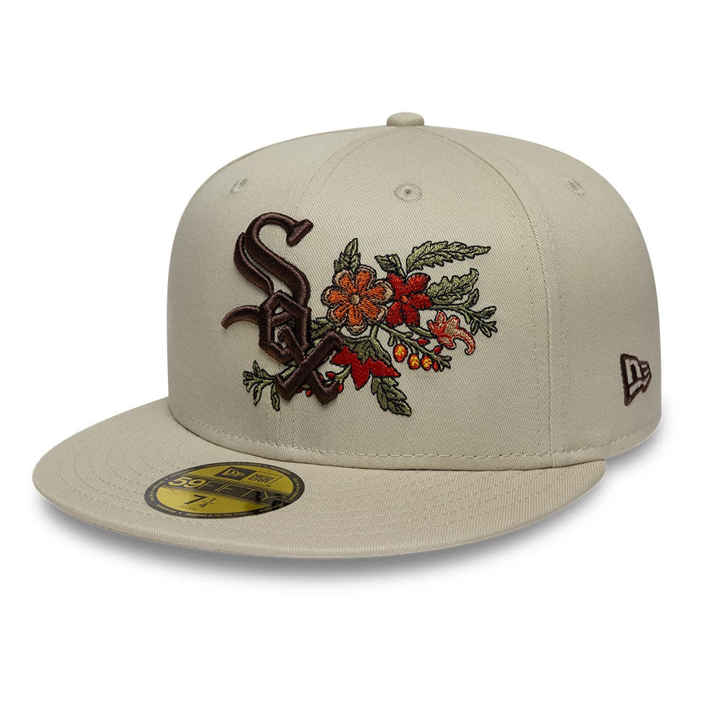 Pictured is this MLB Floral Chicago White Sox 59FIFTY Fitted cap in light beige. 3