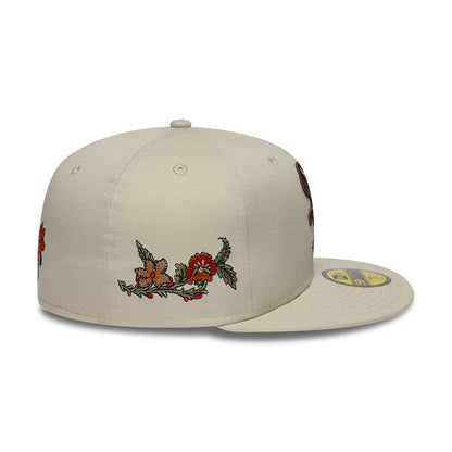 Pictured is this MLB Floral Chicago White Sox 59FIFTY Fitted cap in light beige. 6
