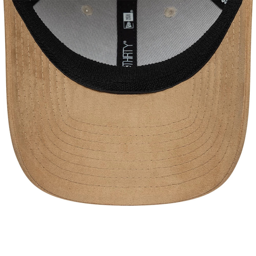 Pictured is this New Era Suede Visor 39THIRTY Stretch Fit cap in light beige. 7