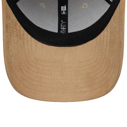 Pictured is this New Era Suede Visor 39THIRTY Stretch Fit cap in light beige. 7
