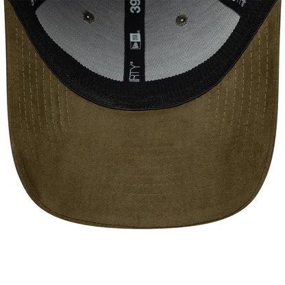 Pictured is this New Era Suede Visor 39THIRTY Stretch Fit cap in green. 7