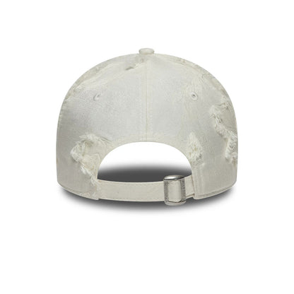 Pictured is this MLB Frayed New York Yankees 9TWENTY cap in light beige. 4