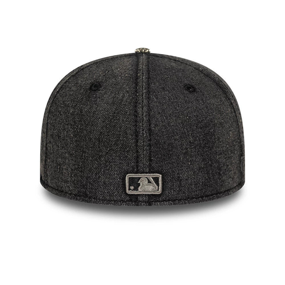 Pictured is this MLB Hardware Chicago White Sox 59FIFTY Fitted cap in black. 4