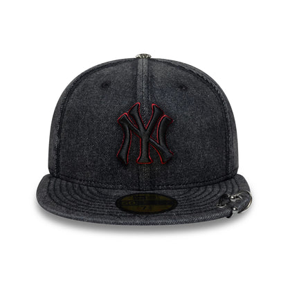 New York Yankees MLB Hardware Washed Black New Era 59FIFTY Fitted Cap, front view showing a black and red embroidered NY logo on the front panel, with a dark grey visor, a gold 59FIFTY size sticker and eyelet detail.