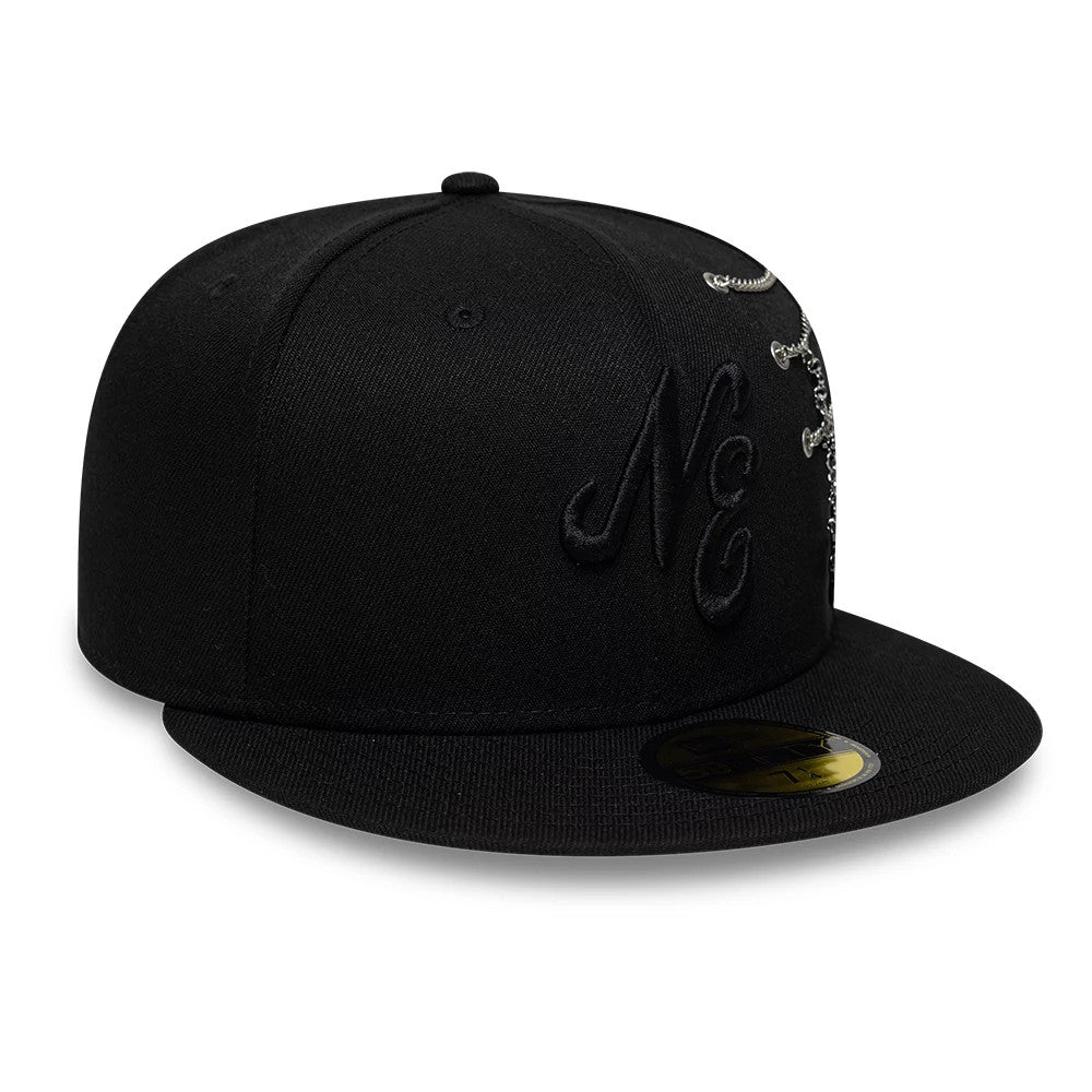 Pictured is this New Era Spider Pin Chain 59FIFTY Fitted cap in black. 3