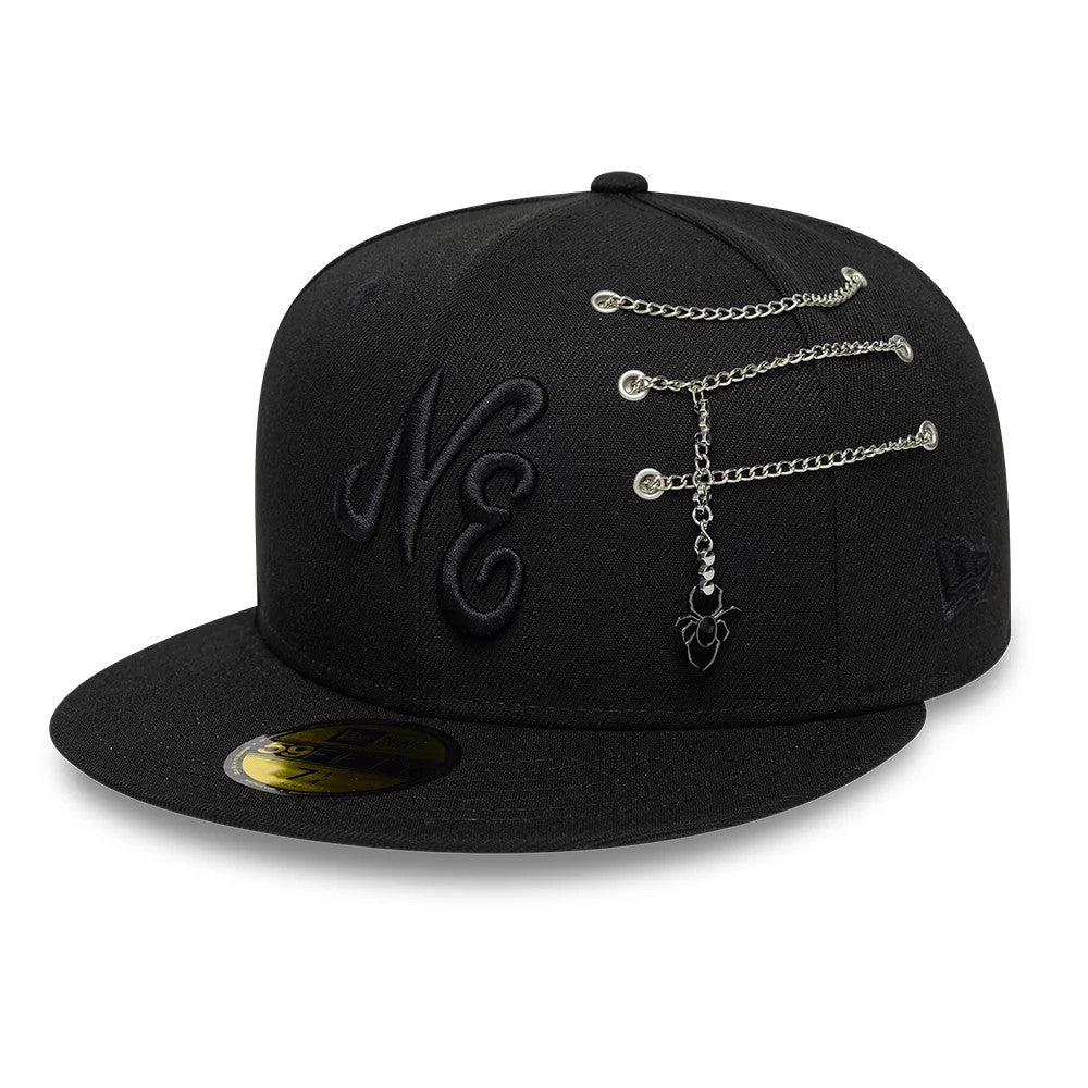 Pictured is this New Era Spider Pin Chain 59FIFTY Fitted cap in black. 1