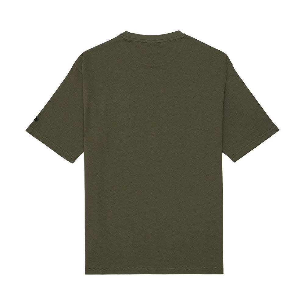The model is wearing this Helmet Graphic Williams Oversized T-Shirt in green. 2