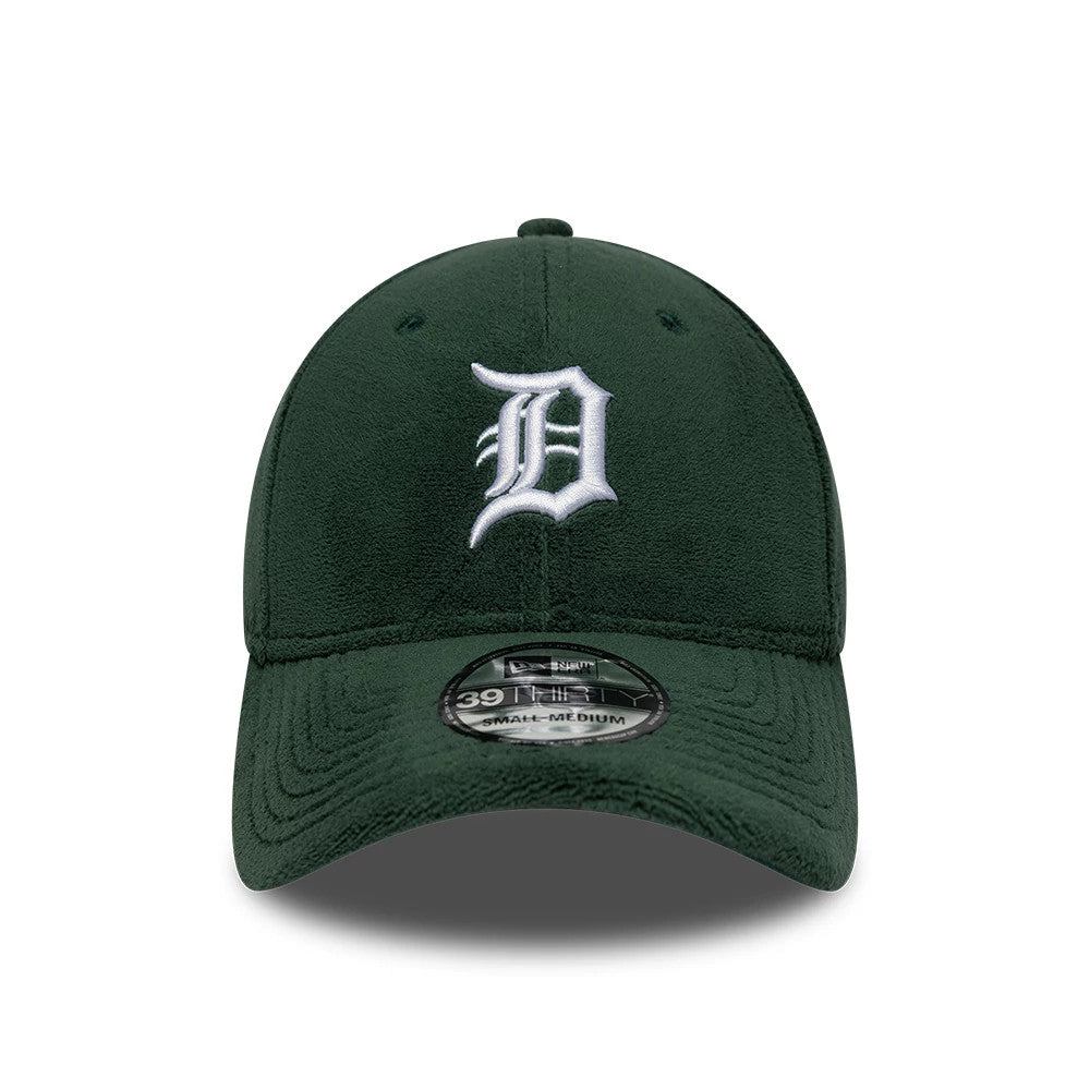 Pictured is this MLB Fleece Detroit Tigers 39THIRTY Stretch Fit cap in dark green. 2