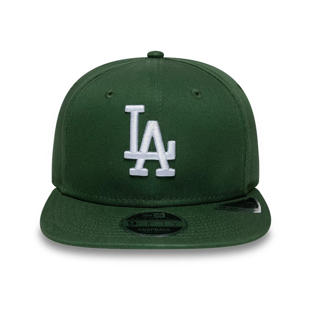 Pictured is this MLB League Essential LA Dodgers 9FIFTY Original Fit Snapback cap in dark green. 2