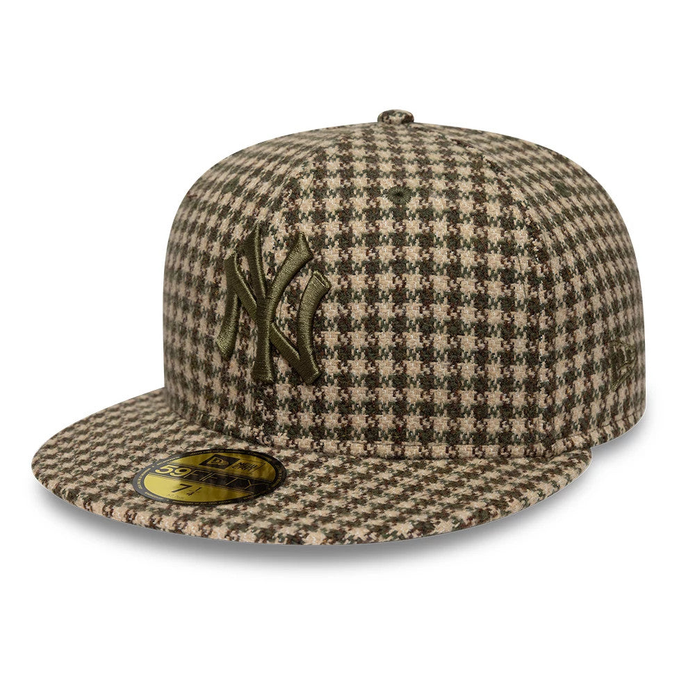 Pictured is this MLB Houndstooth New York Yankees 59FIFTY Fitted cap in dark green. 1
