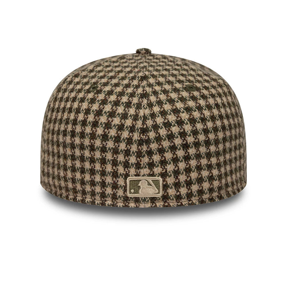 Pictured is this MLB Houndstooth New York Yankees 59FIFTY Fitted cap in dark green. 4