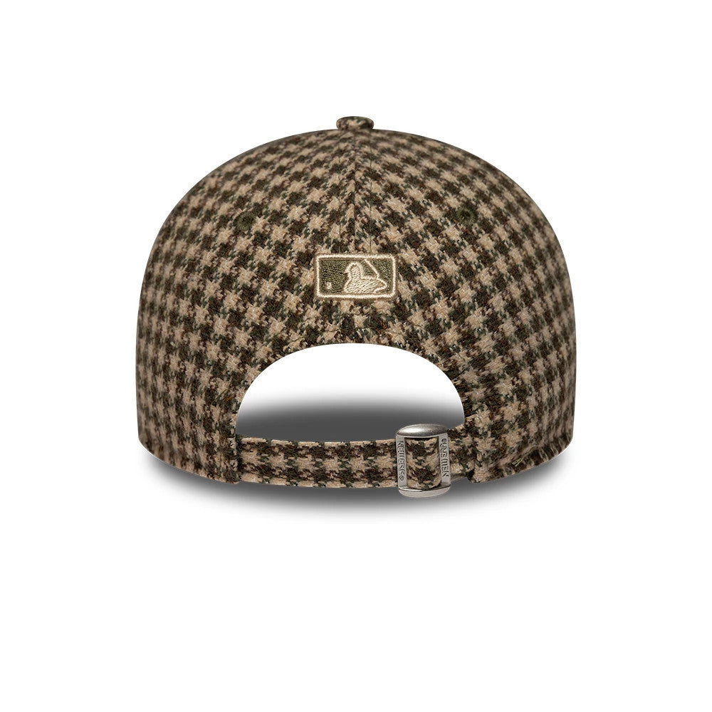 Pictured is this Womens MLB Houndstooth Boston Red Sox 9FORTY M-Crown cap in green. 4
