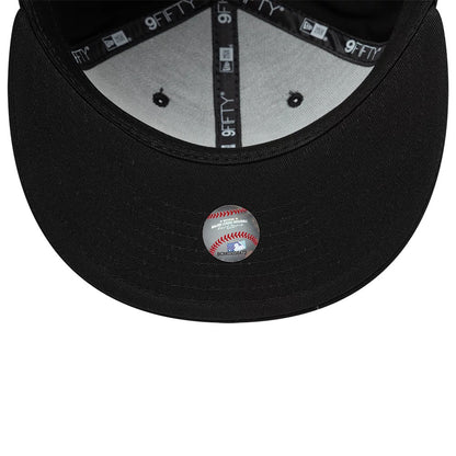 Pictured is this MLB Outline Detroit Tigers 9FIFTY Snapback cap in black. 7
