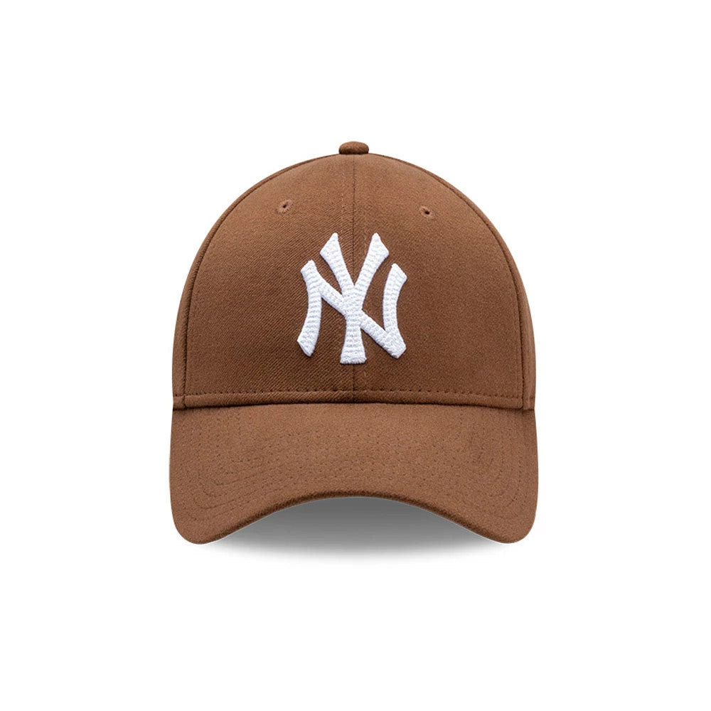 Pictured is this MLB Melton New York Yankees 39THIRTY Stretch Fit cap in dark brown. 2