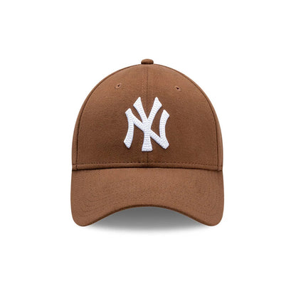 Pictured is this MLB Melton New York Yankees 39THIRTY Stretch Fit cap in dark brown. 2