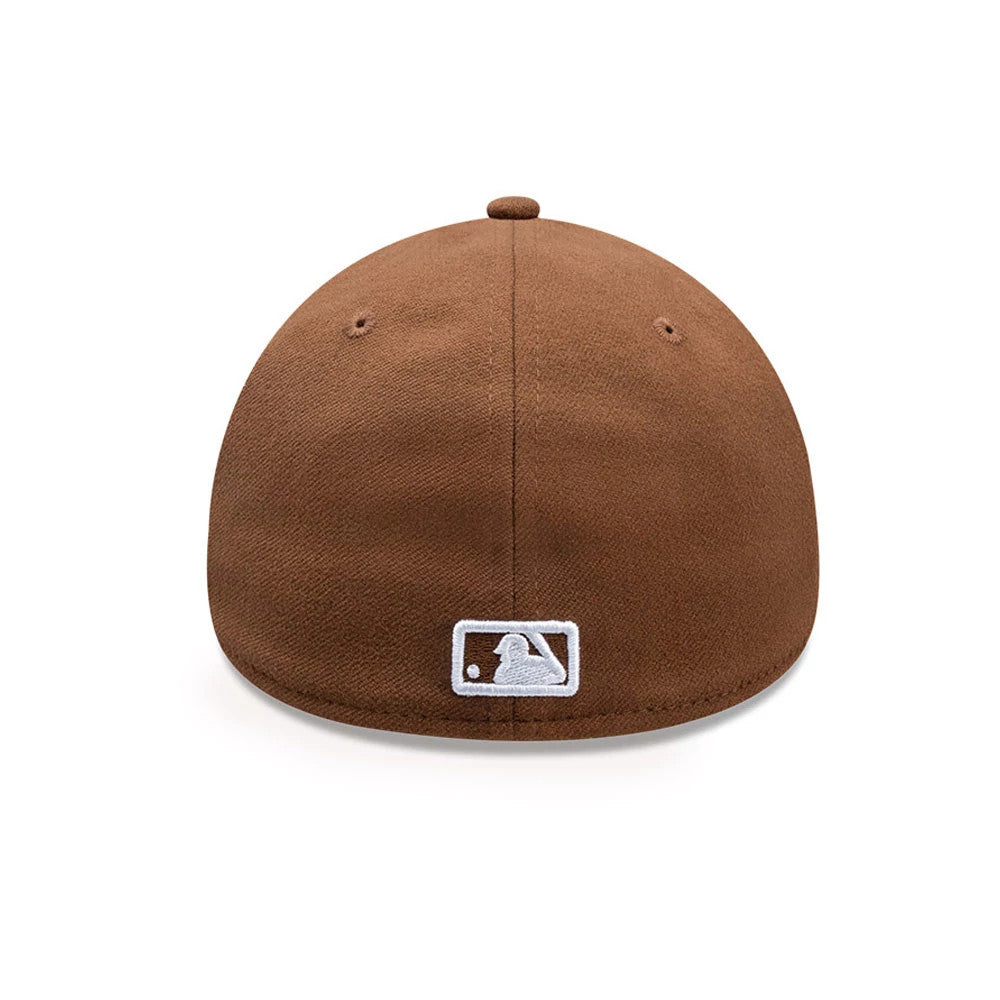 Pictured is this MLB Melton New York Yankees 39THIRTY Stretch Fit cap in dark brown. 4