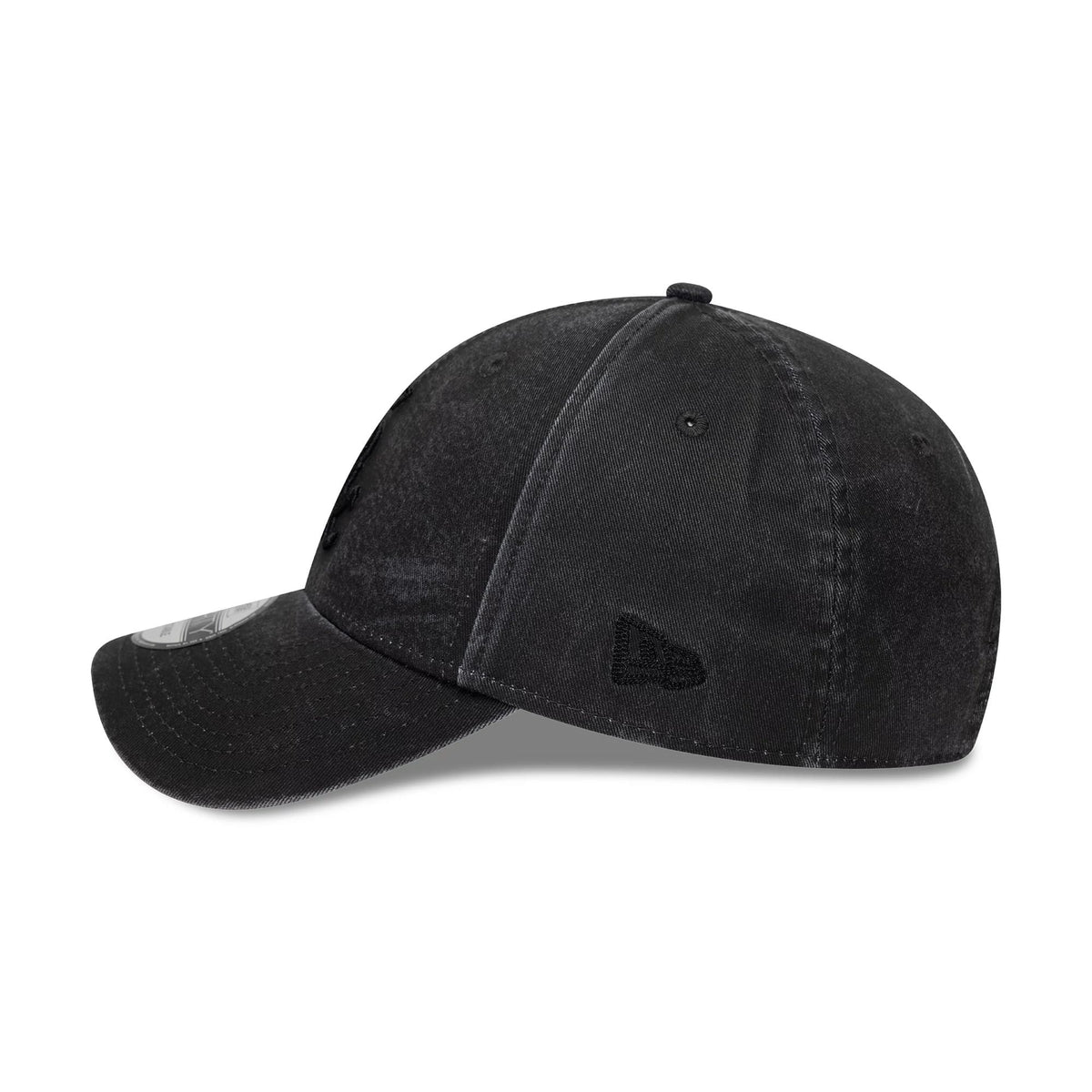 Pictured is this MLB Ombre Chicago White Sox 9FORTY cap in black. 4