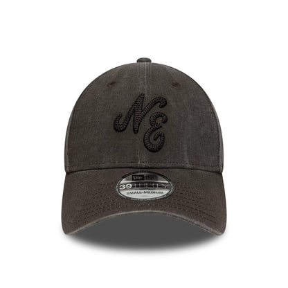 Pictured is this New Era Ombre 39THIRTY Stretch Fit cap in dark brown. 2