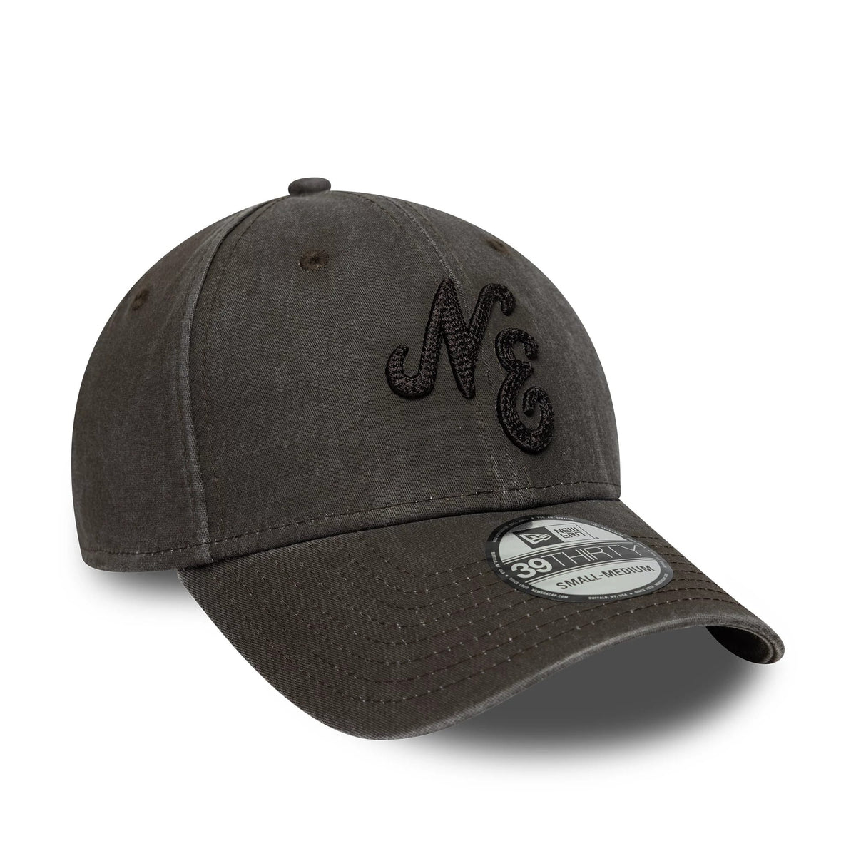 Pictured is this New Era Ombre 39THIRTY Stretch Fit cap in dark brown. 3