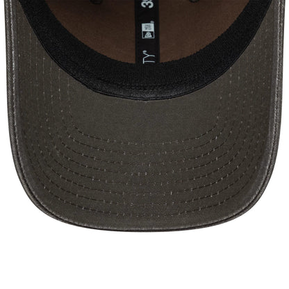 Pictured is this New Era Ombre 39THIRTY Stretch Fit cap in dark brown. 7