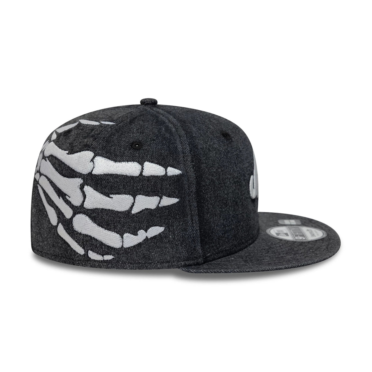 Pictured is this New Era Halloween Glow In The Dark Hands 9FIFTY Snapback cap in black. 7