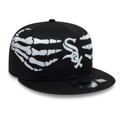 Pictured is this MLB Halloween Glow In The Dark Hands Chicago White Sox 9FIFTY Snapback cap in black. 4