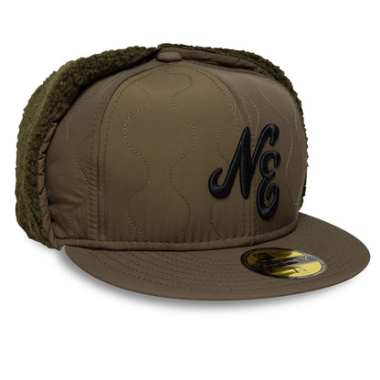 Pictured is this New Era Quilted Dogear 59FIFTY Fitted cap in Dark Green. 4