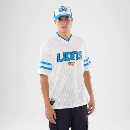 The model is wearing this NFL International Series Games 2026 Graphic Detroit Lions Mesh Jersey in white. 1