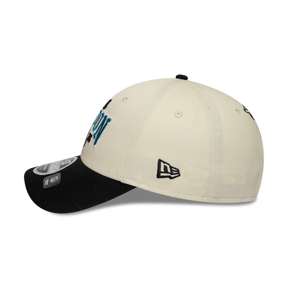 Pictured is this NFL International Series Games 2026 London Jacksonville Jaguars 9FORTY M-Crown cap in white & black. 4
