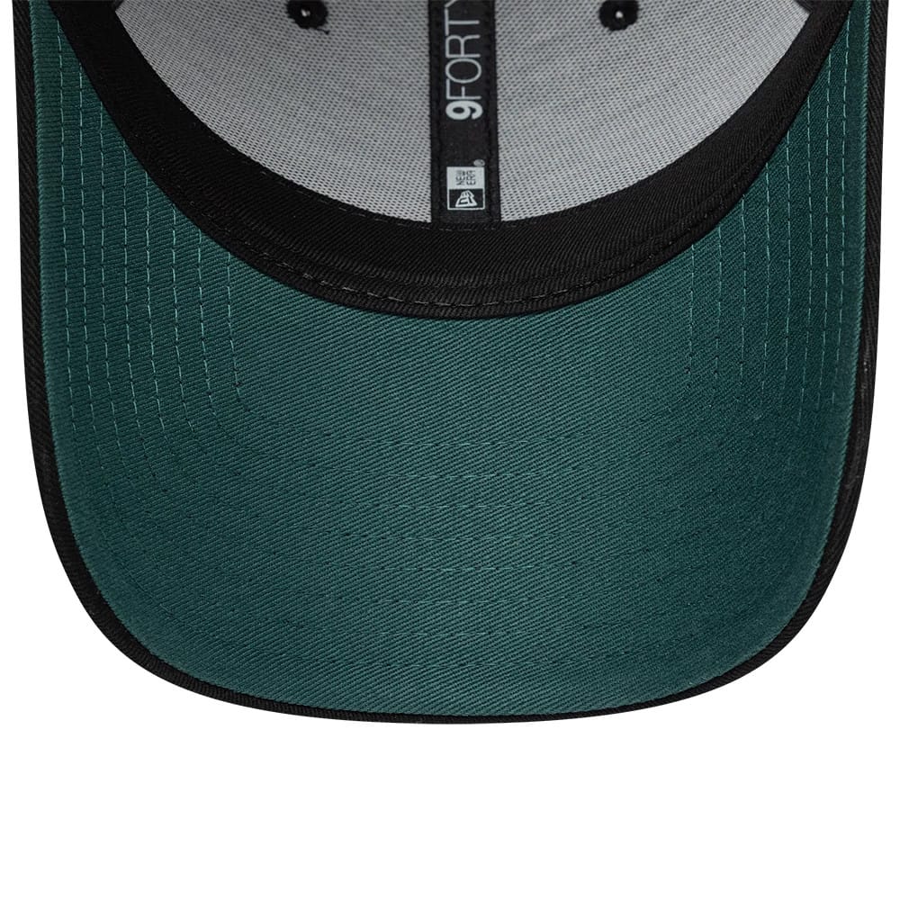 Pictured is this NFL International Series Games 2026 London Philadelphia Eagles 9FORTY cap in black. 2