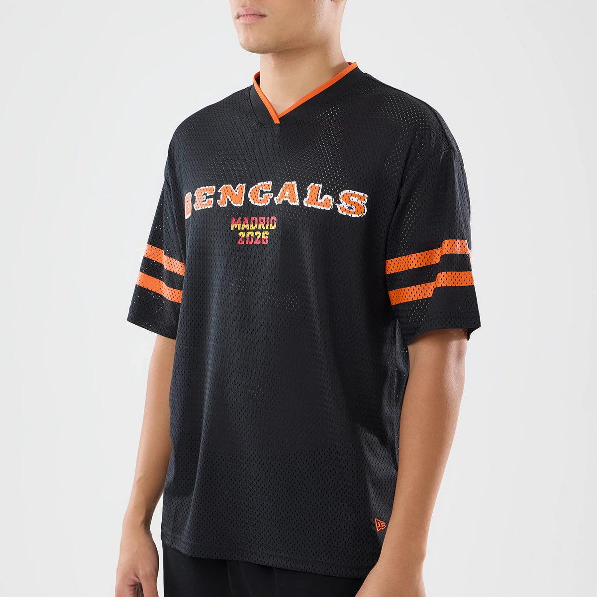 The model is wearing this NFL International Series Games 2026 Cincinnati Bengals Mesh Jersey in black. 3