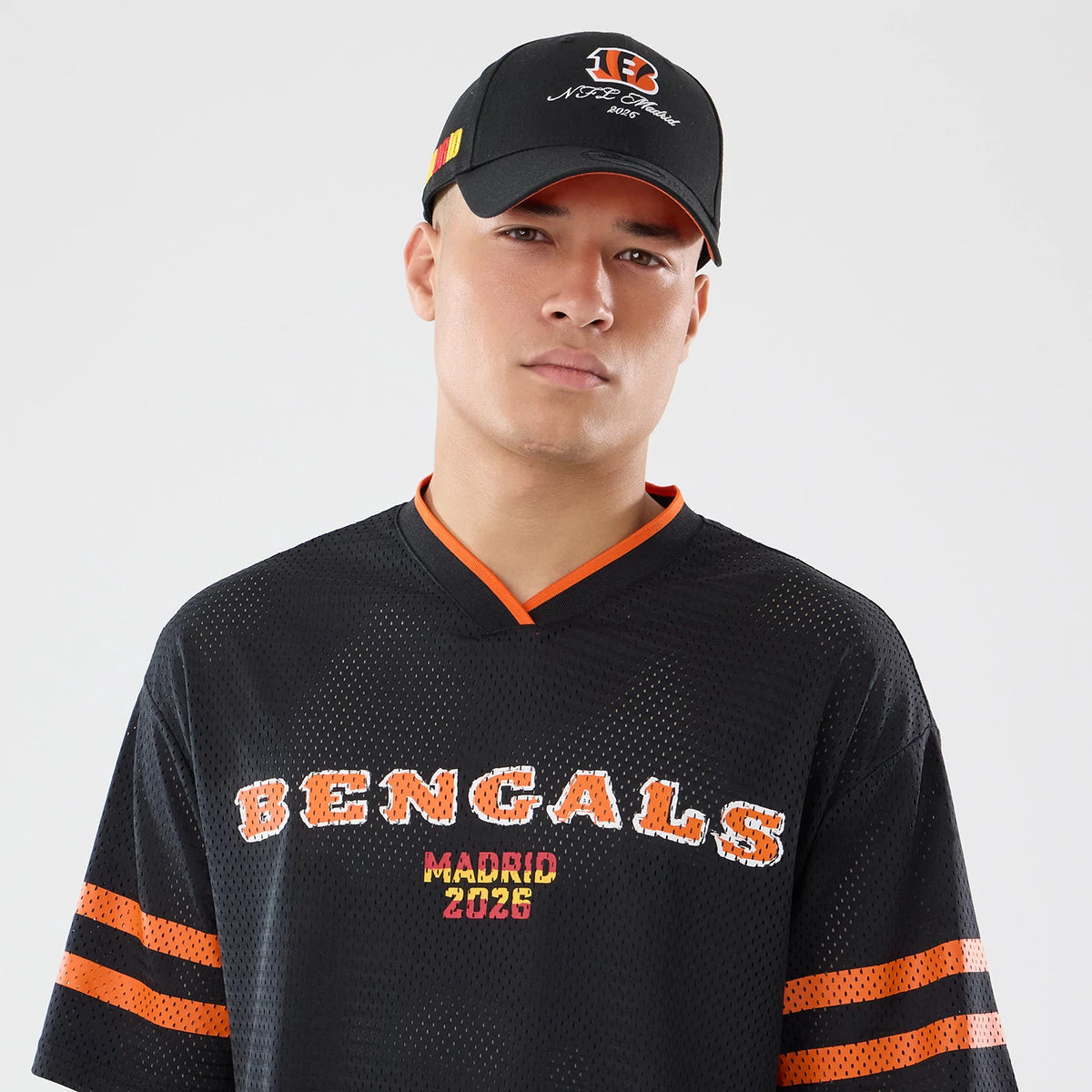 The model is wearing this NFL International Series Games 2026 Cincinnati Bengals Mesh Jersey in black. 6