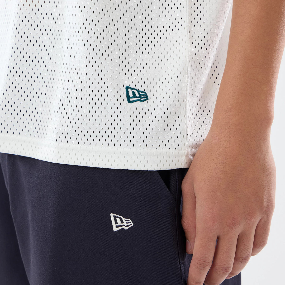The model is wearing this NFL International Series Games 2026 Philadelphia Eagles Mesh Jersey in white. 5