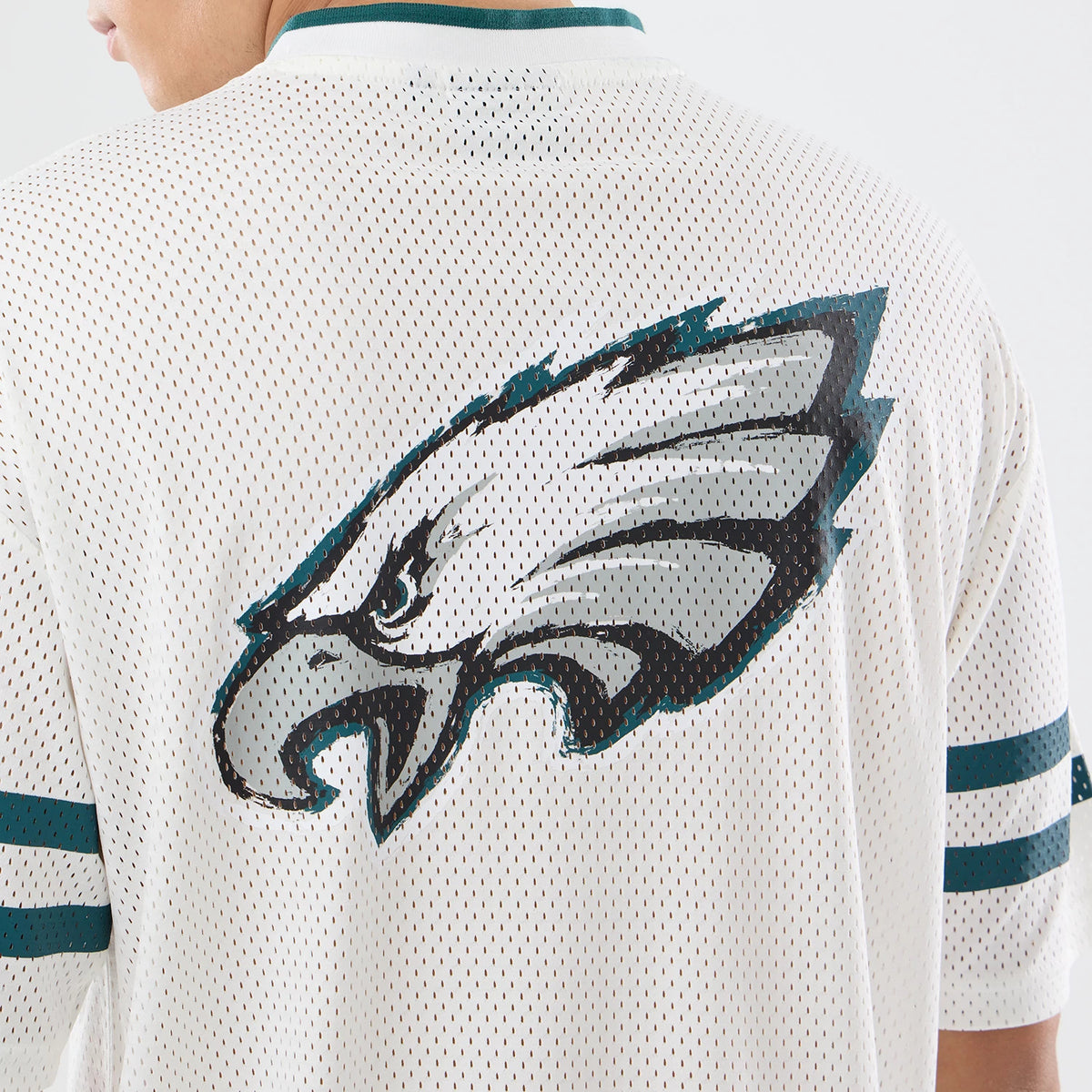 The model is wearing this NFL International Series Games 2026 Philadelphia Eagles Mesh Jersey in white. 7