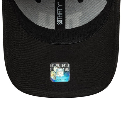 This is a New York Giants NFL Black 39THIRTY Stretch Fit Cap 7