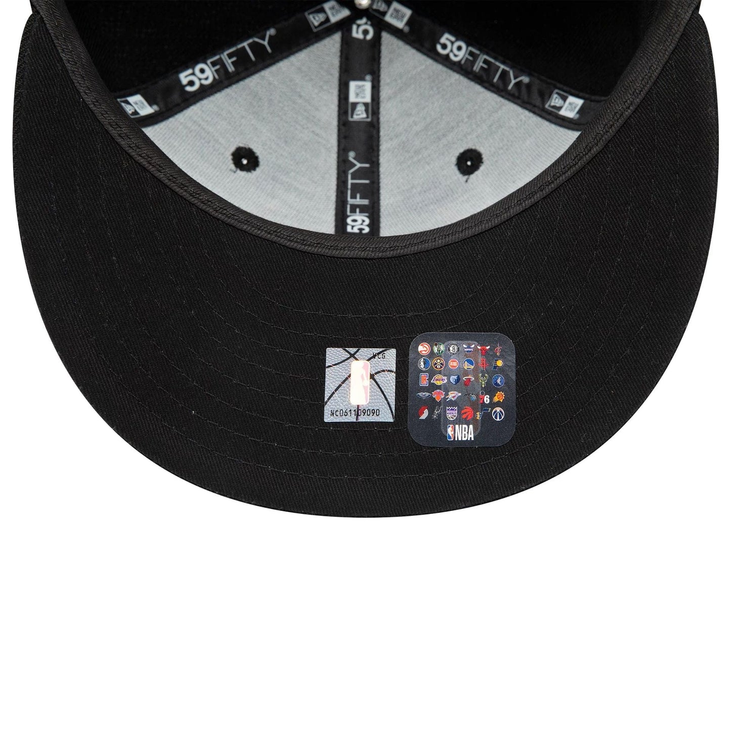 This is a Chicago Bulls NBA Black 59FIFTY Fitted Cap 4