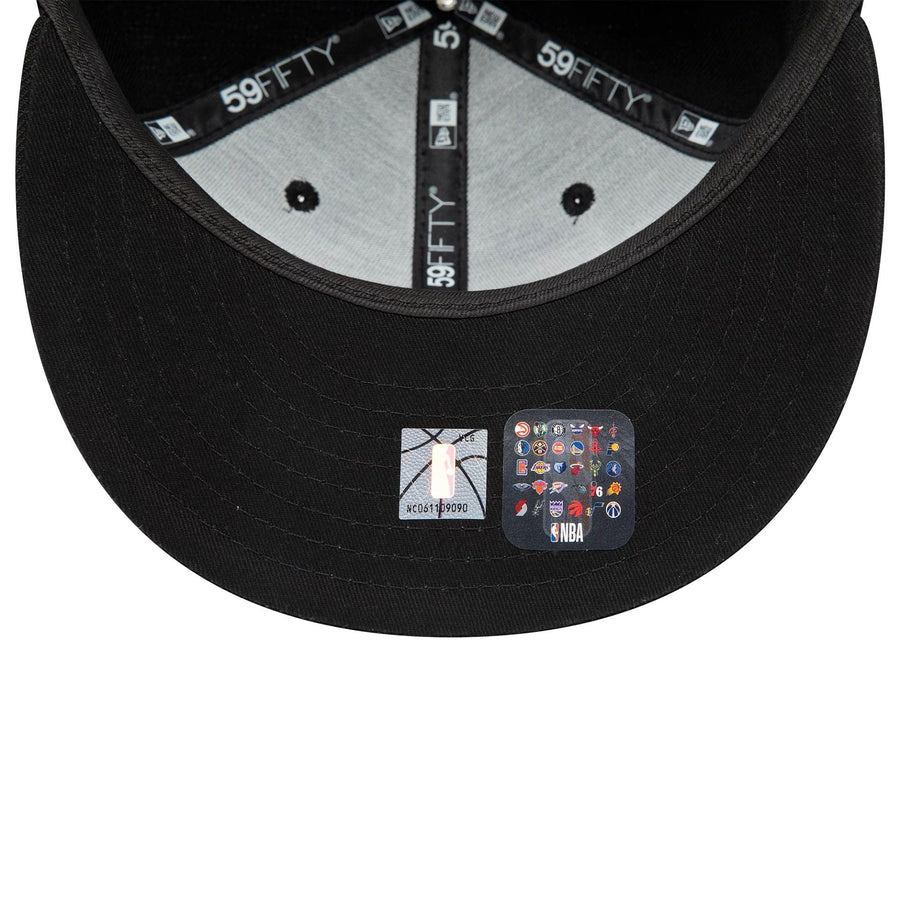 This is a Chicago Bulls NBA Black 59FIFTY Fitted Cap 4