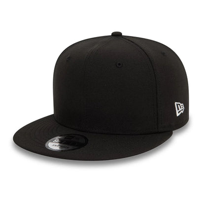 This is a New Era Essential Black 9FIFTY Snapback Cap 1