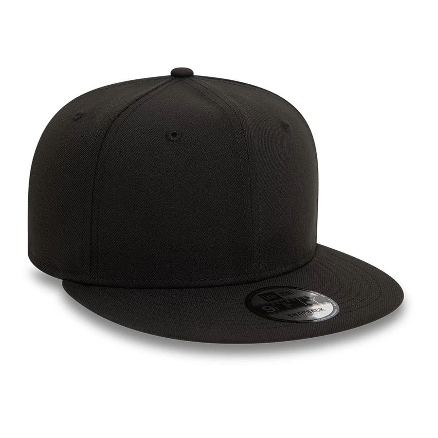 This is a New Era Essential Black 9FIFTY Snapback Cap 2