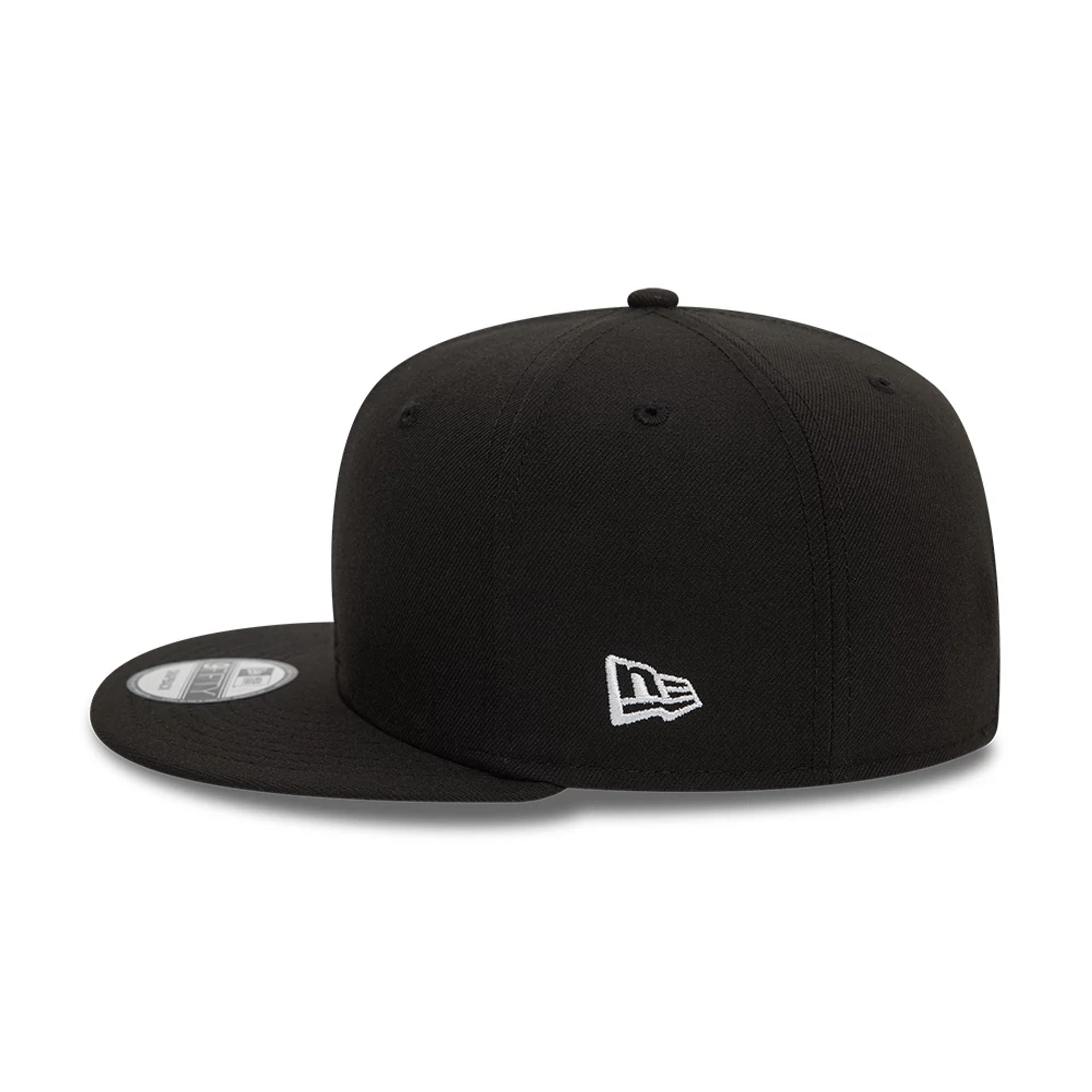 This is a New Era Essential Black 9FIFTY Snapback Cap 4