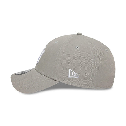 This is a New York Yankees Essential Pack Grey 9FORTY Snapback Cap 7