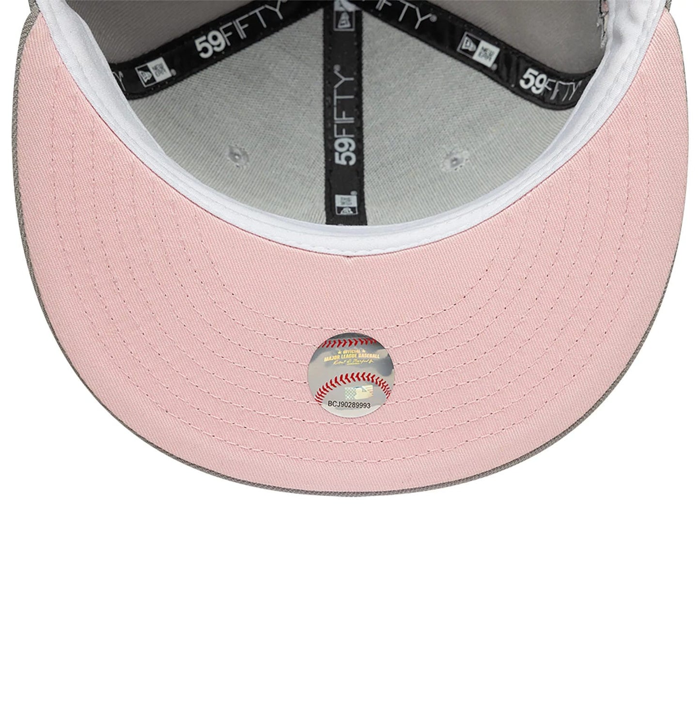 This is a New York Yankees Essential Pack Sidepatch Grey 59FIFTY Fitted Cap 2