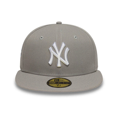 This is a New York Yankees Grey & Blue 59FIFTY Fitted Cap 3