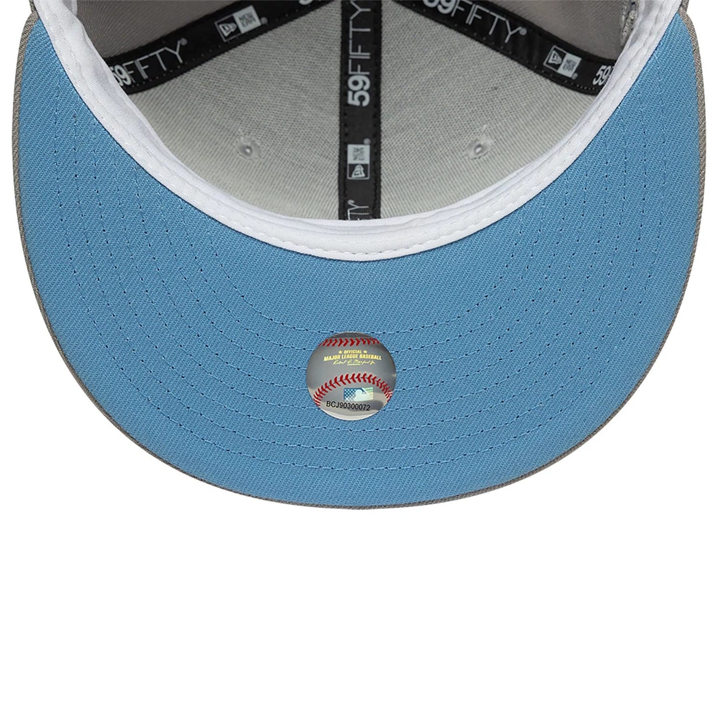 This is a New York Yankees Grey 59FIFTY Fitted Cap 2