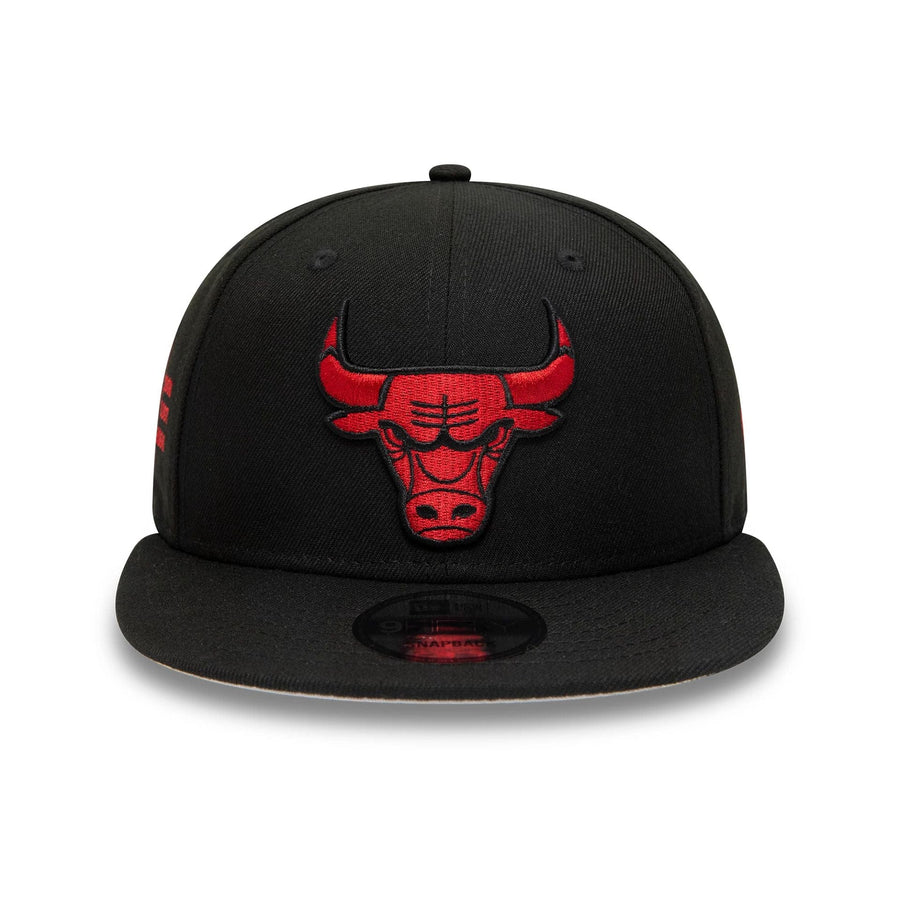 This is a Chicago Bulls NBA Over To The Bulls Black And Red 9FIFTY Snapback Adjustable Cap 4