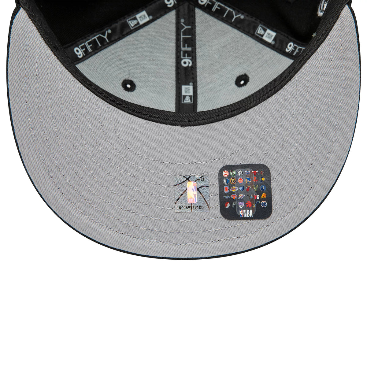 Pictured is this Chicago Bulls NBA Sidepatch Black 9FIFTY Snapback Adjustable cap. 2