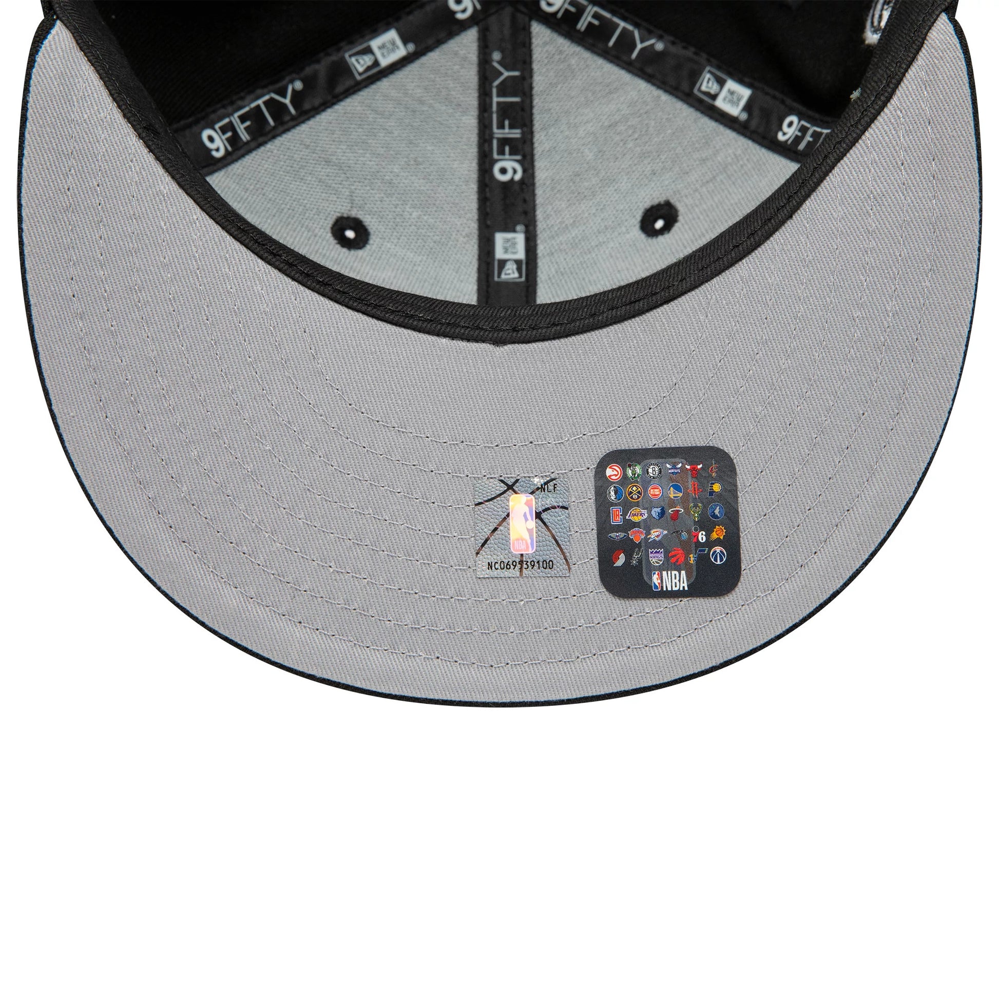 Pictured is this Chicago Bulls NBA Sidepatch Black 9FIFTY Snapback Adjustable cap. 2