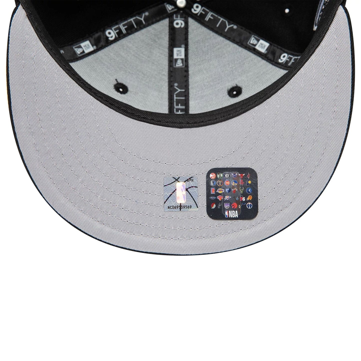 Pictured is this New York Knicks NBA Black 9FIFTY Snapback Adjustable cap. 2
