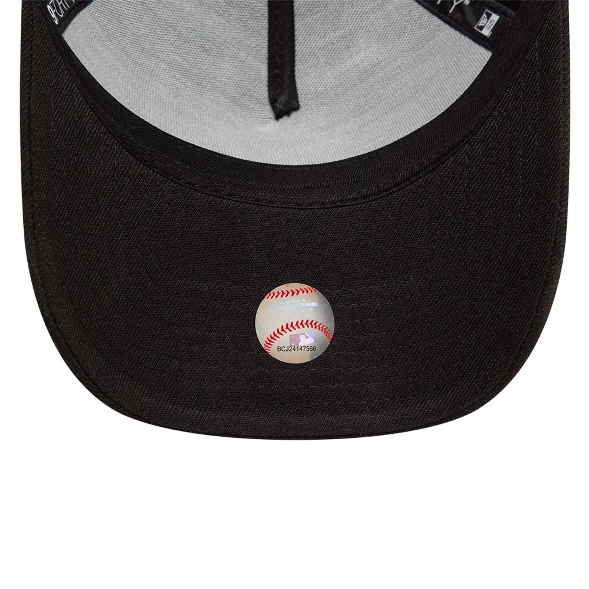 This is a New York Yankees Black White Black 9FORTY A-Frame Cap 7